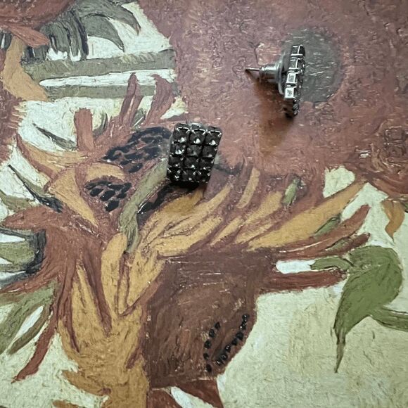 sparkly vtg 80s unmarked glam rhinestone rectangle pierced earrings small stud - Picture 6 of 7